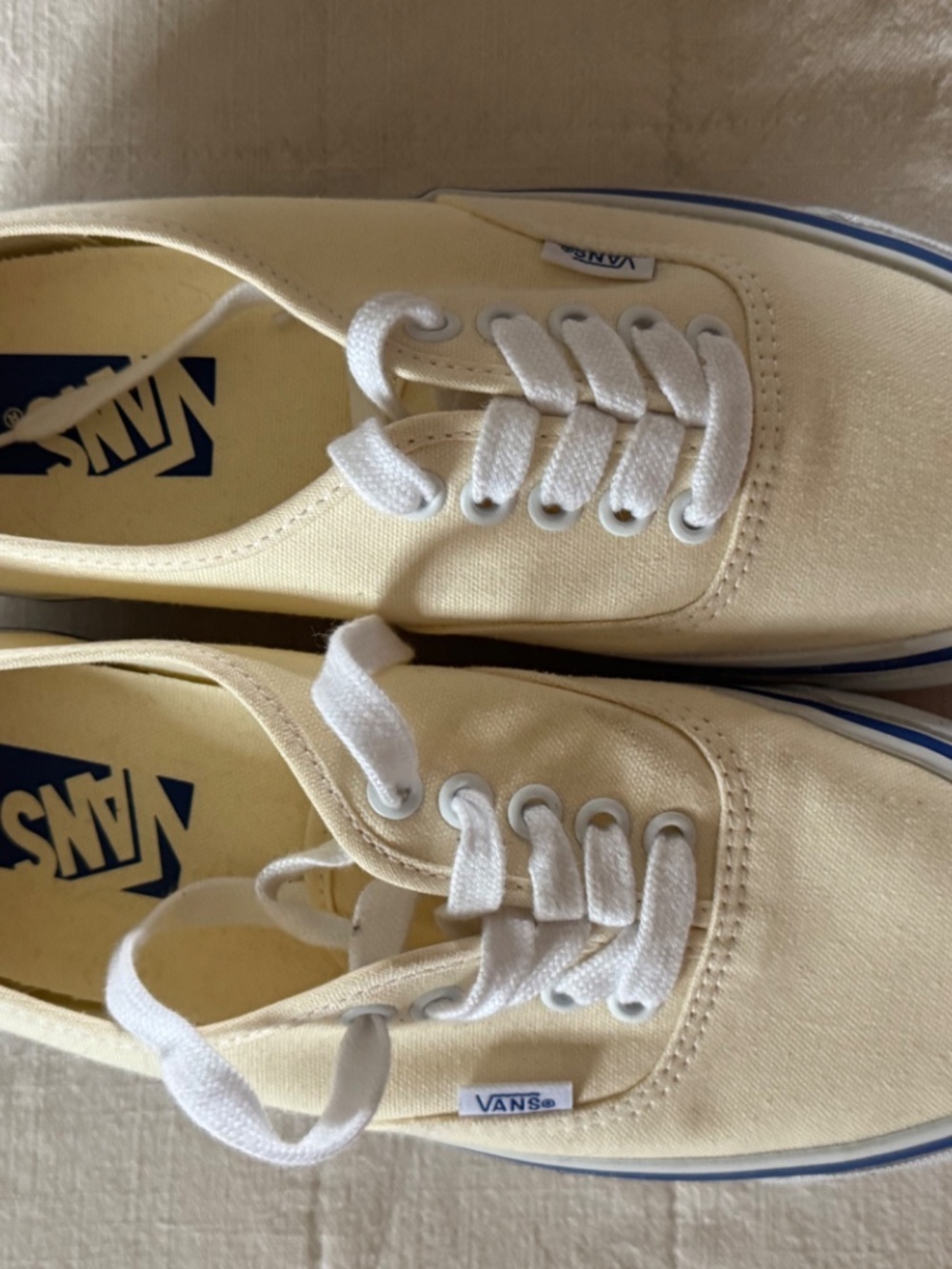 Vans - Picture 2 of 4